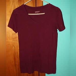 Women’s Burgundy Arizona Jeans V-neck Tee